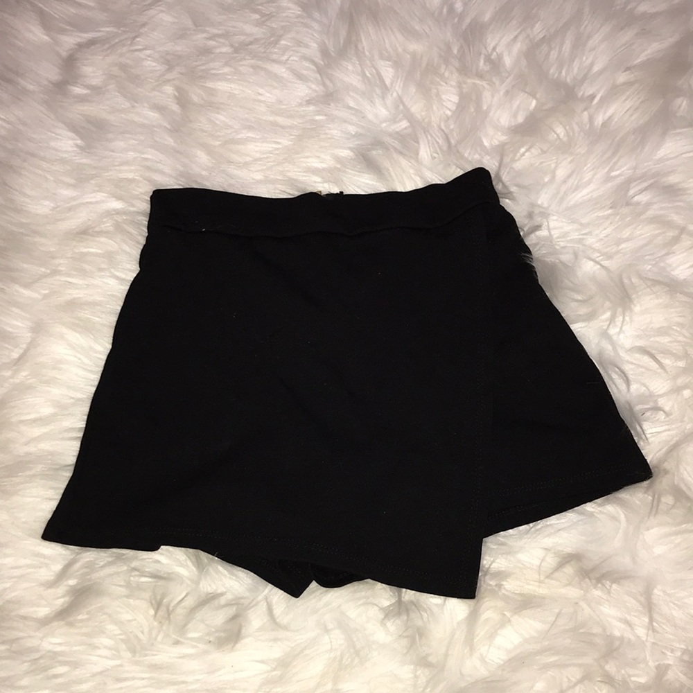 Short/ skirt